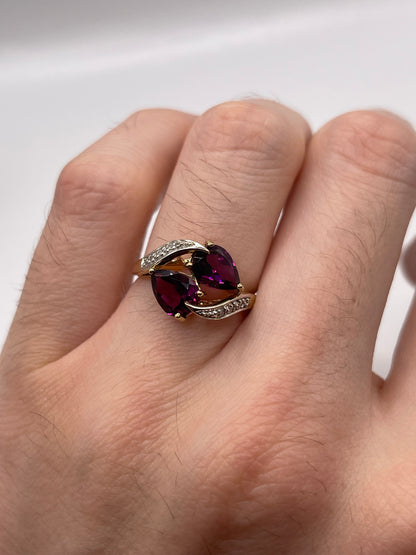 9ct gold garnet and diamond ring