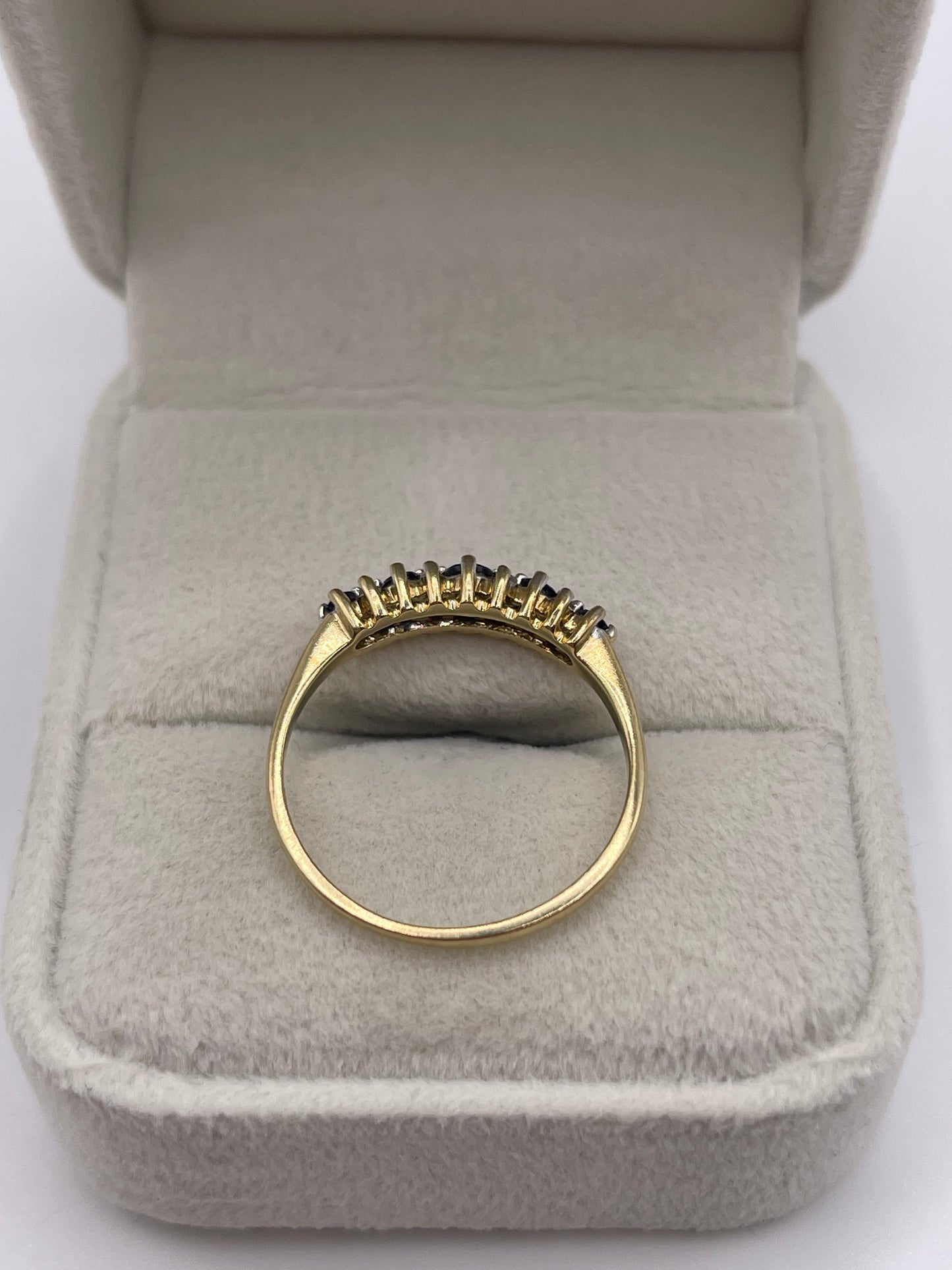 9ct gold sapphire and diamond ring