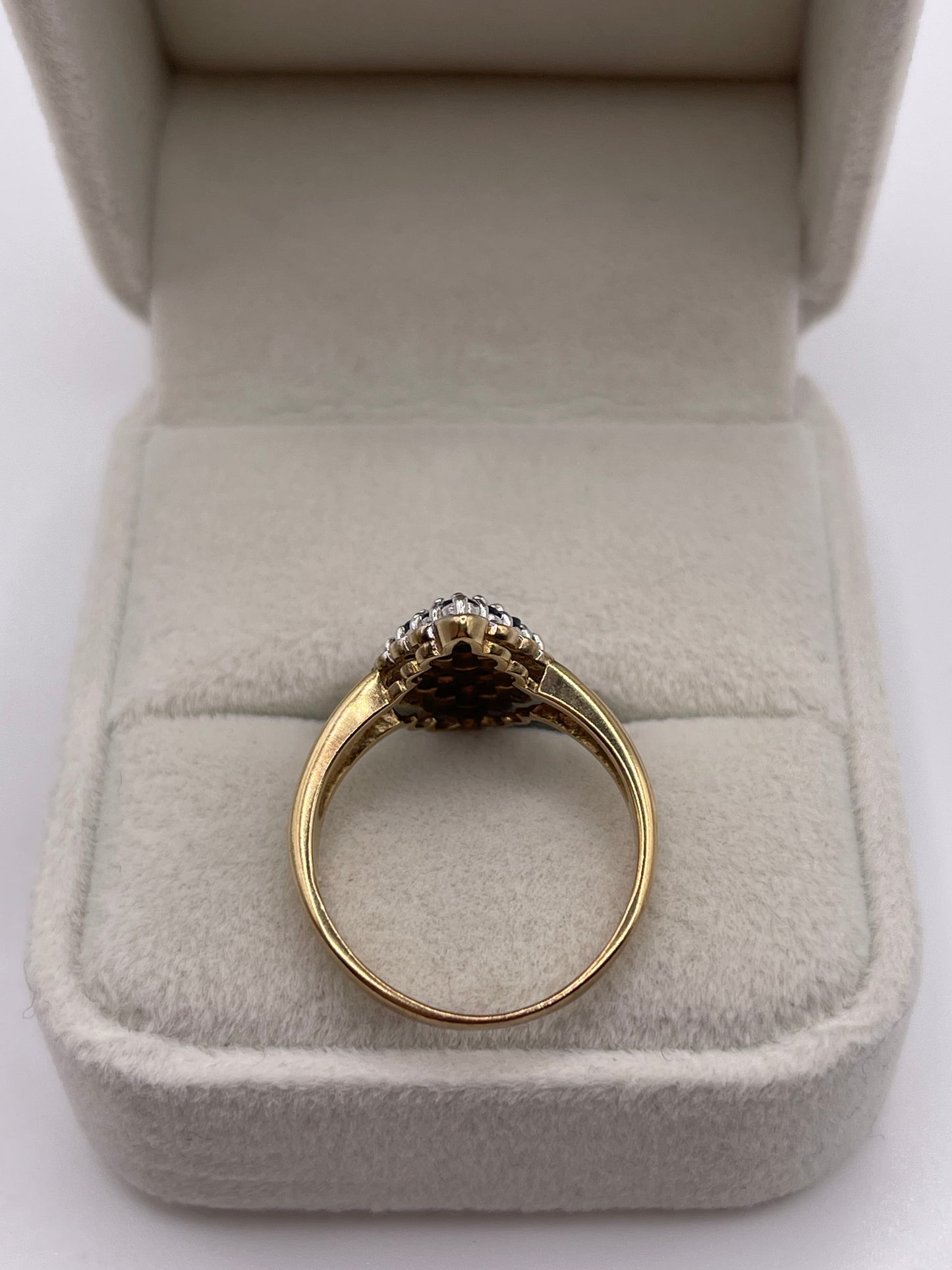 9ct gold sapphire and diamond ring