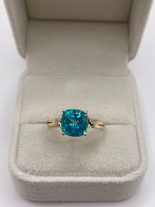 9ct gold quartz and diamond ring
