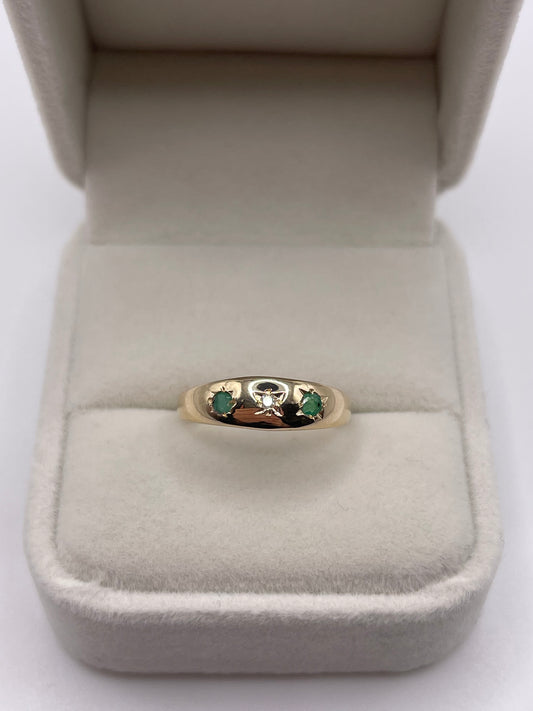 9ct gold emerald and diamond gypsy ring