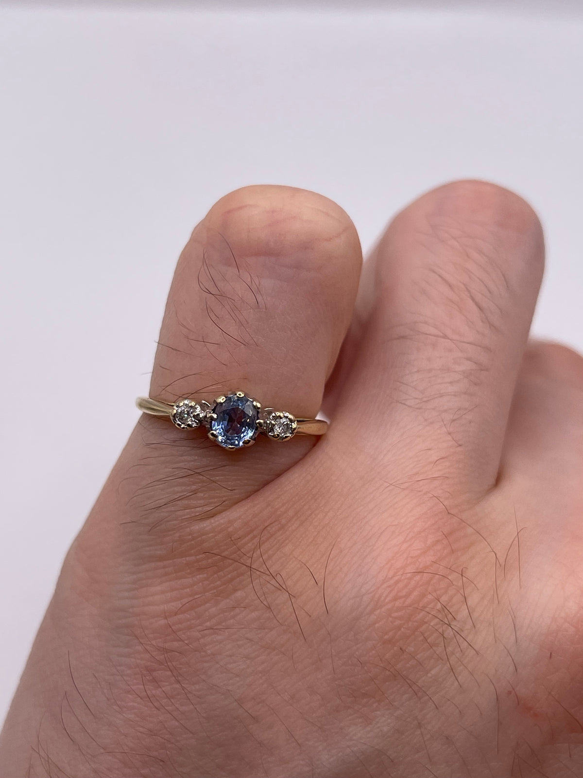 9ct gold sapphire and diamond ring