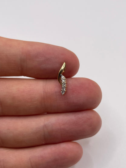 9ct gold diamond pendant