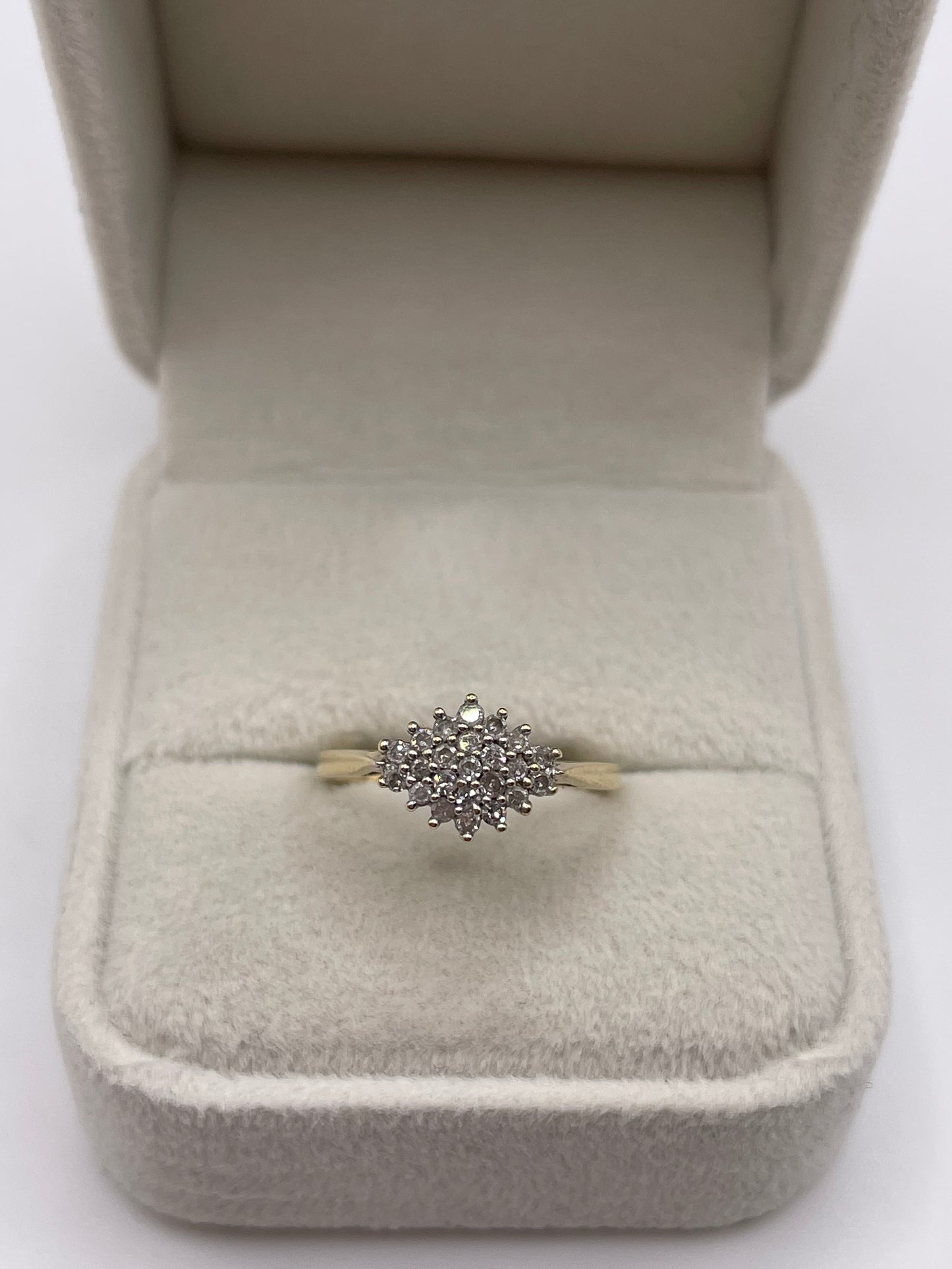9ct gold diamond cluster ring