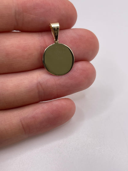 9ct gold medallion pendant