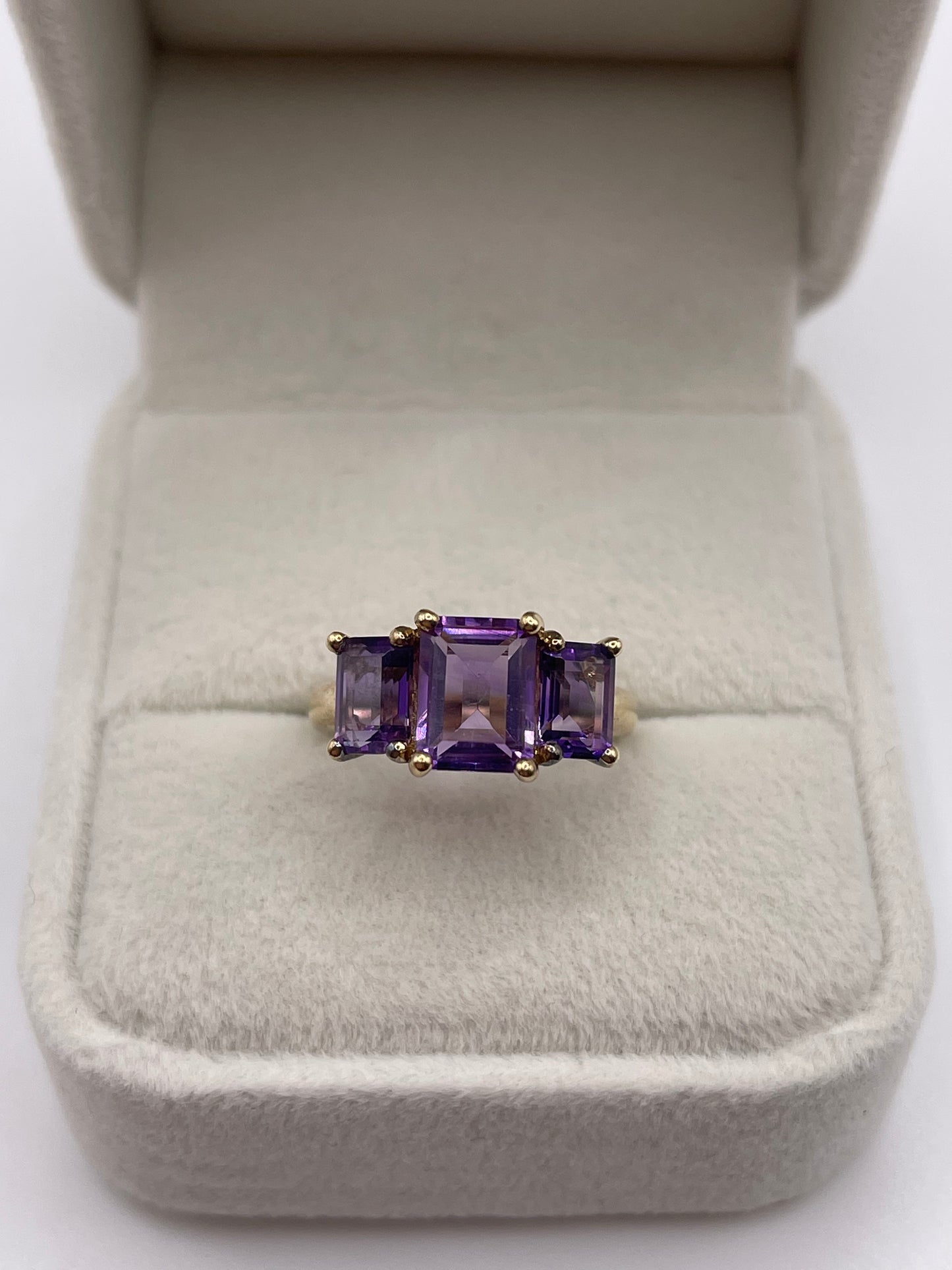 9ct gold amethyst ring