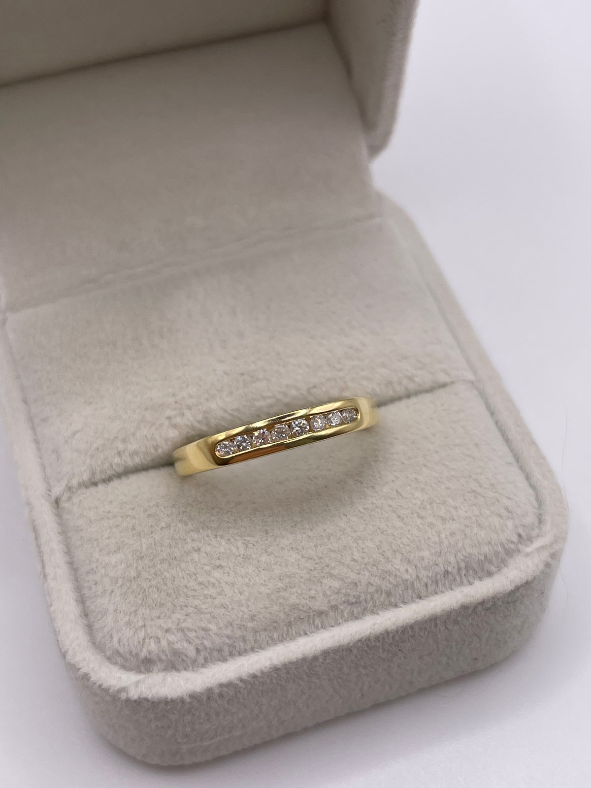 18ct gold diamond ring
