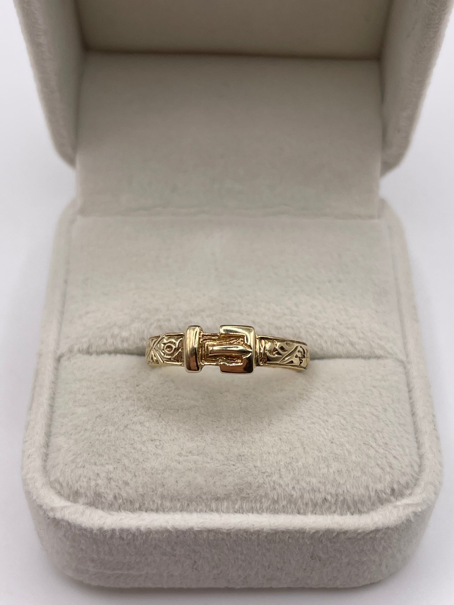 9ct gold buckle ring