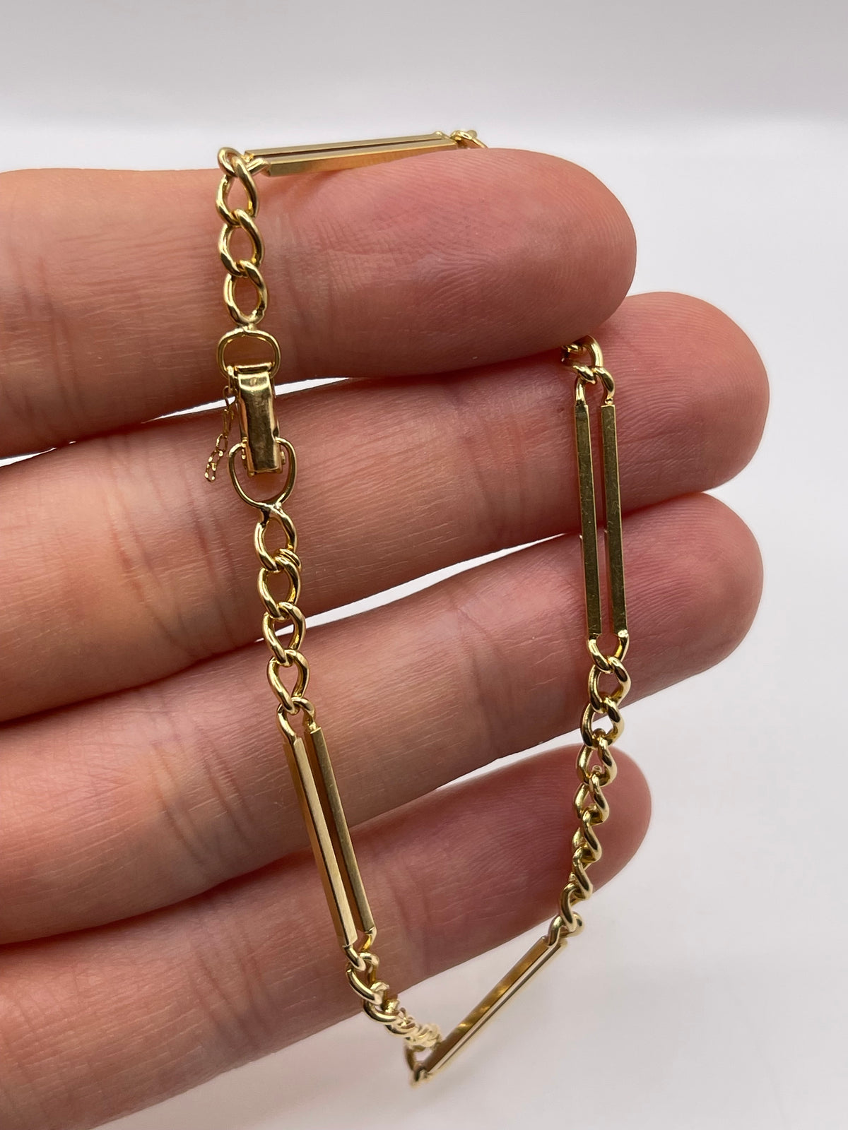 18ct gold bracelet