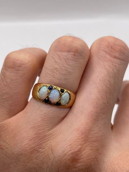 14ct gold opal and sapphire ring