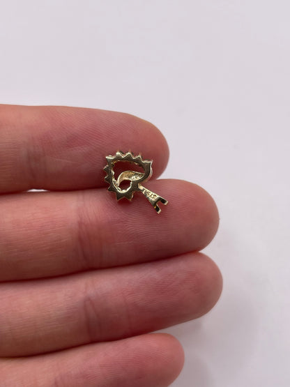 9ct gold emerald heart pendant