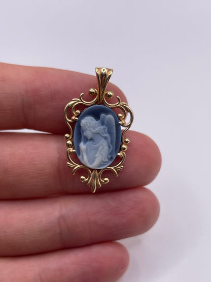 9ct gold cameo pendant