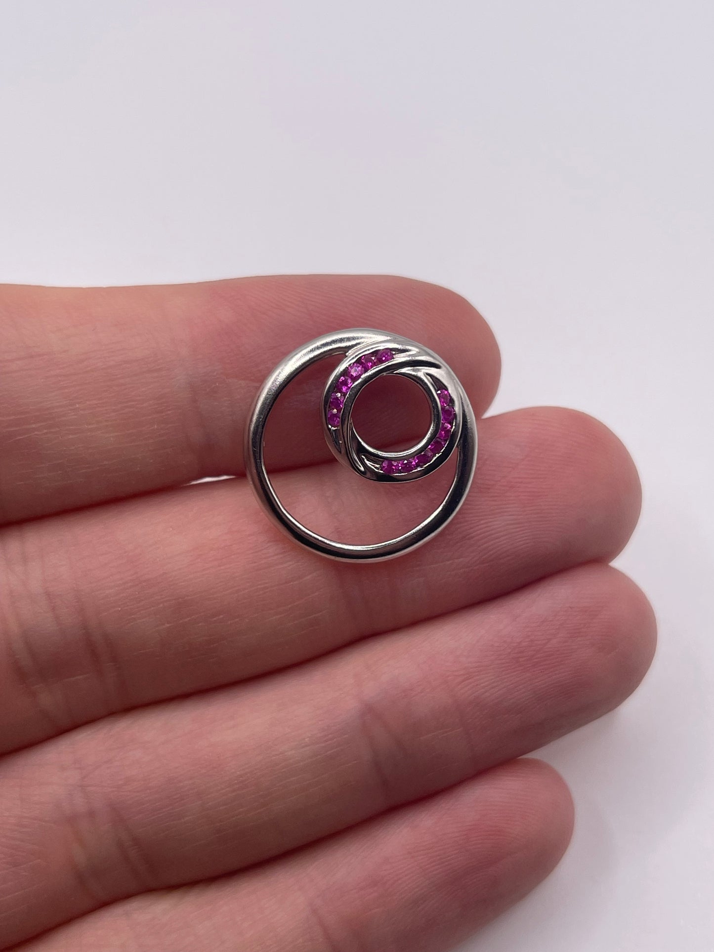 9ct white gold ruby pendant