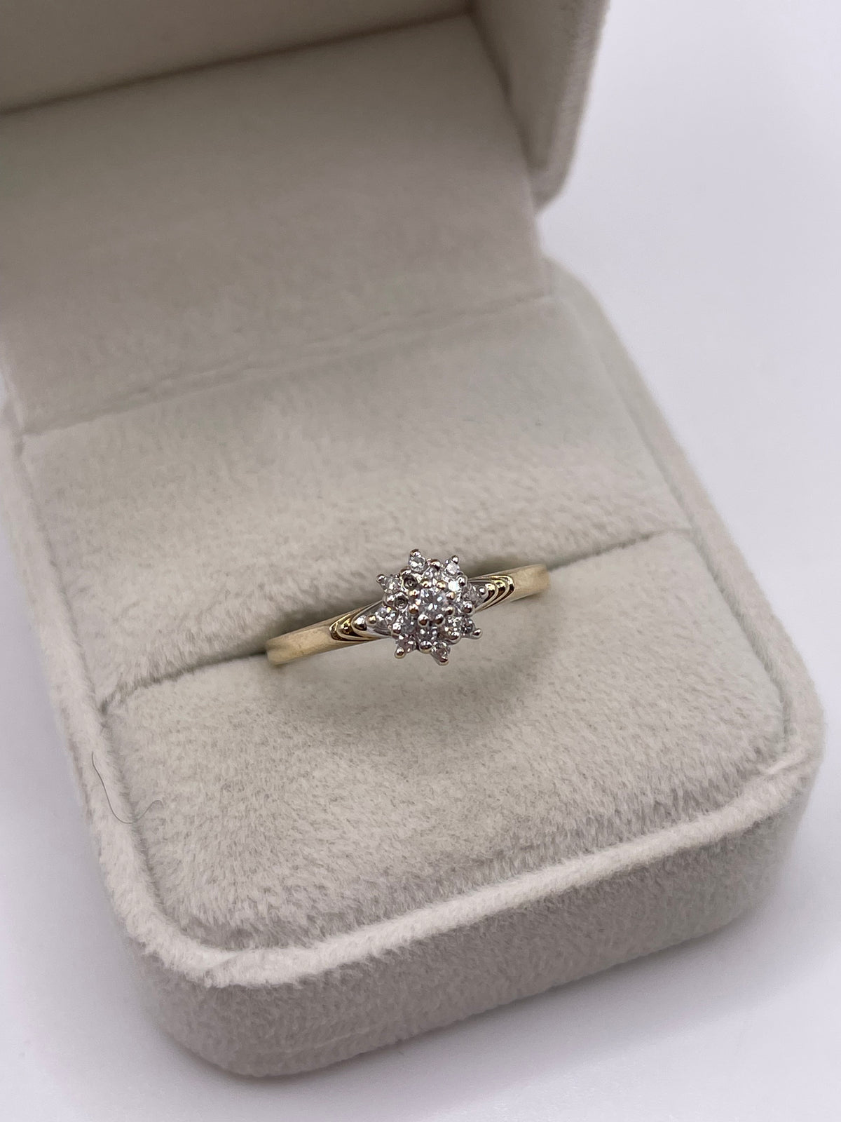 9ct gold diamond cluster ring