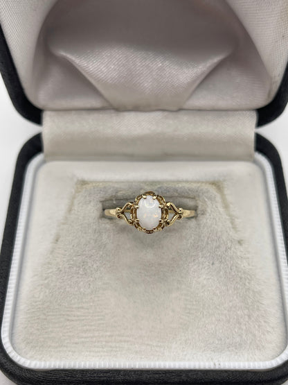 9ct gold opal ring