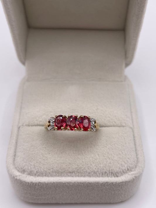 9ct gold spinel and diamond ring