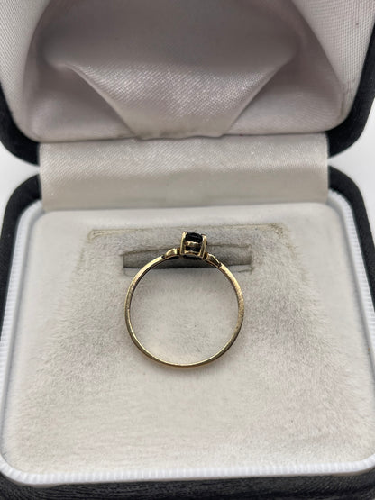 9ct gold sapphire ring