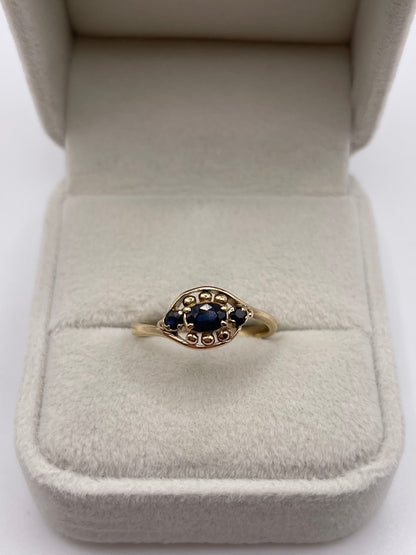 9ct gold sapphire ring