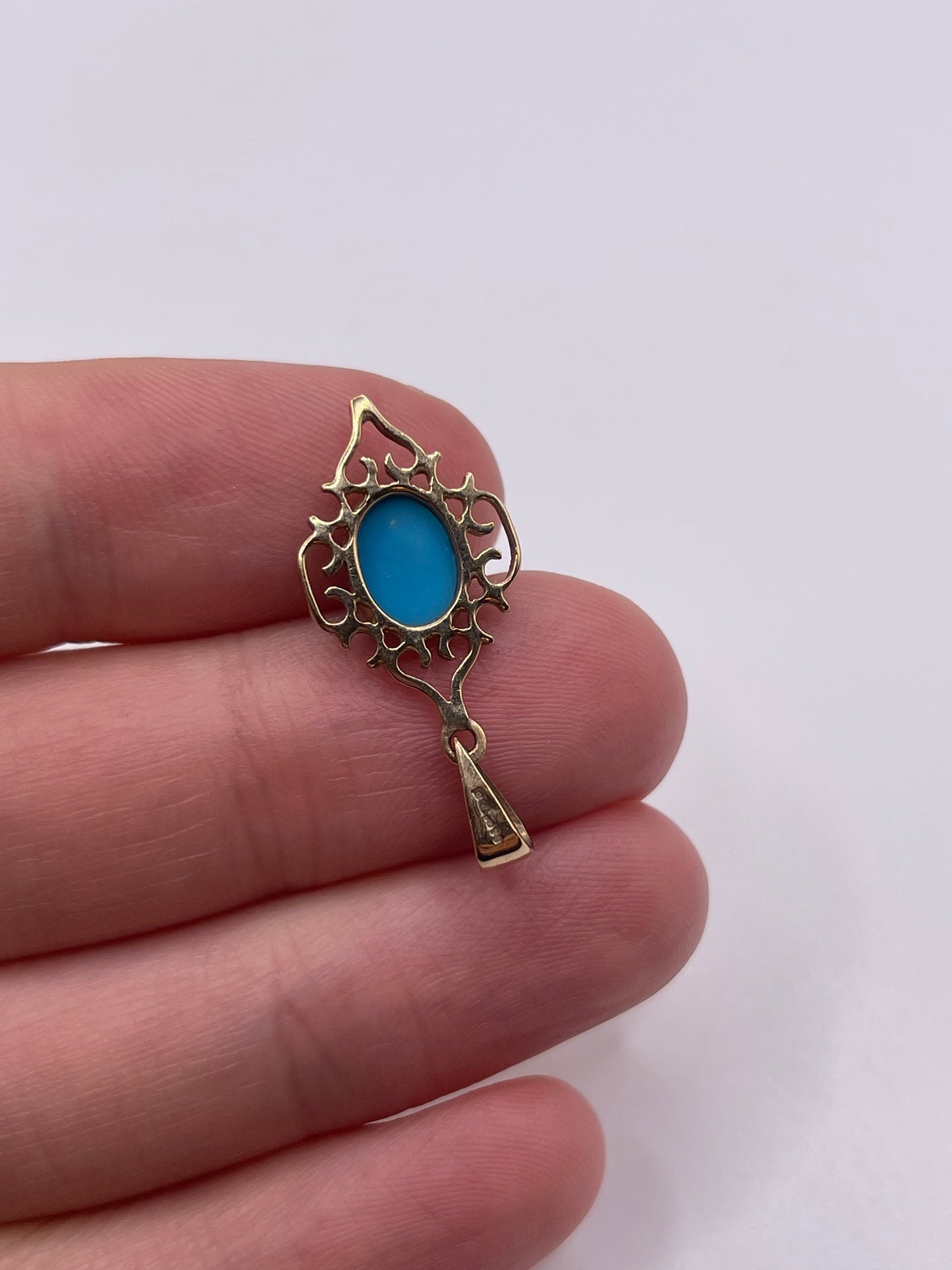 9ct gold turquoise pendant