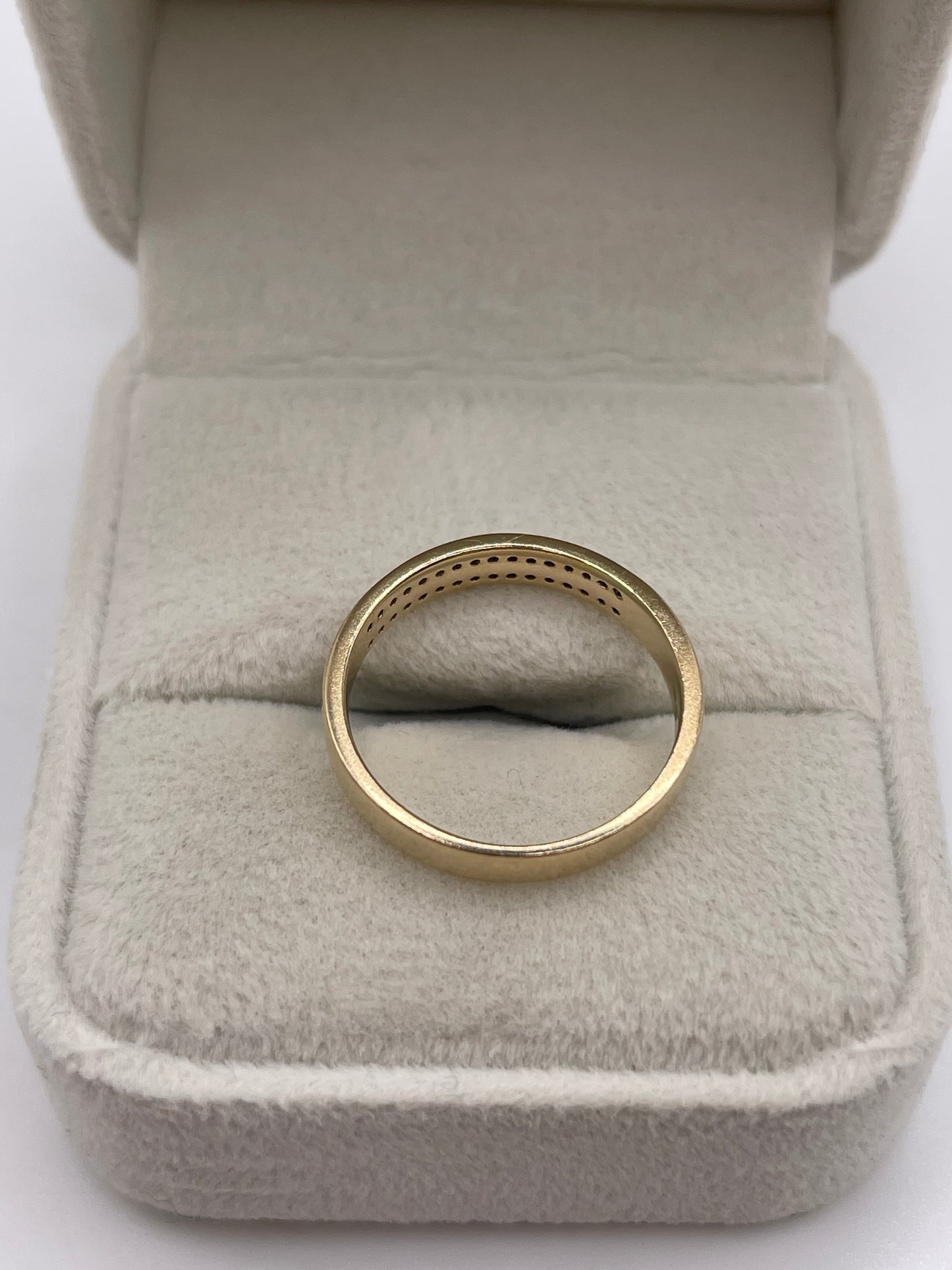 9ct gold diamond ring