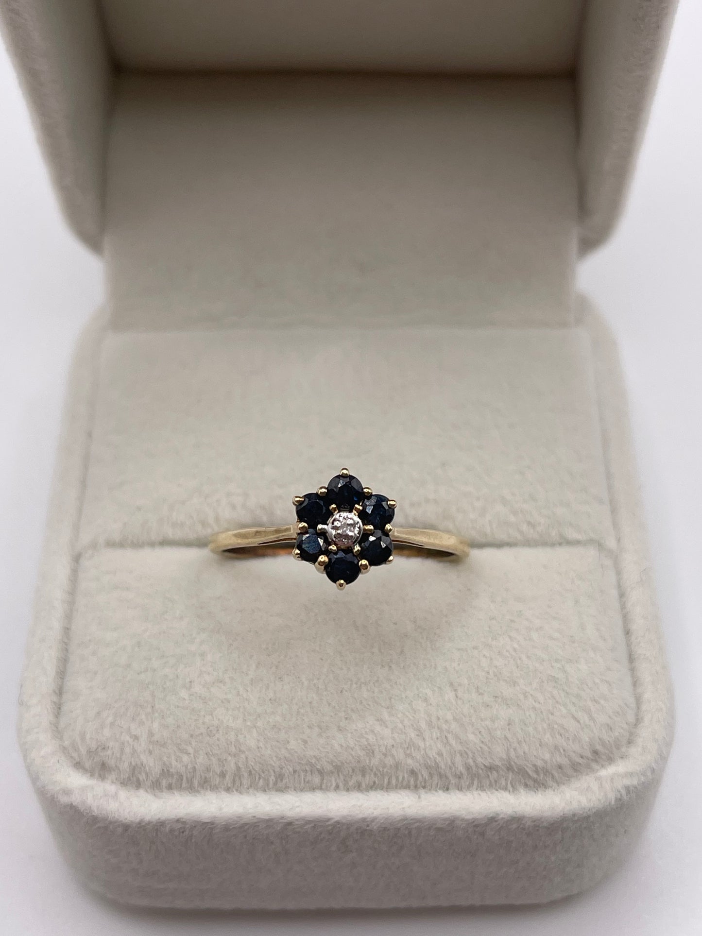 9ct gold sapphire and diamond ring
