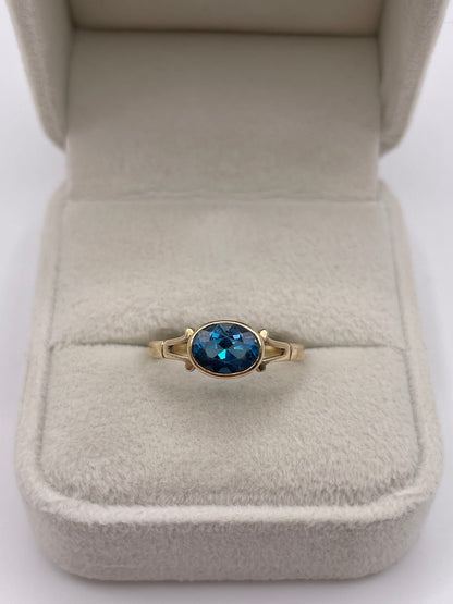 9ct gold blue topaz ring