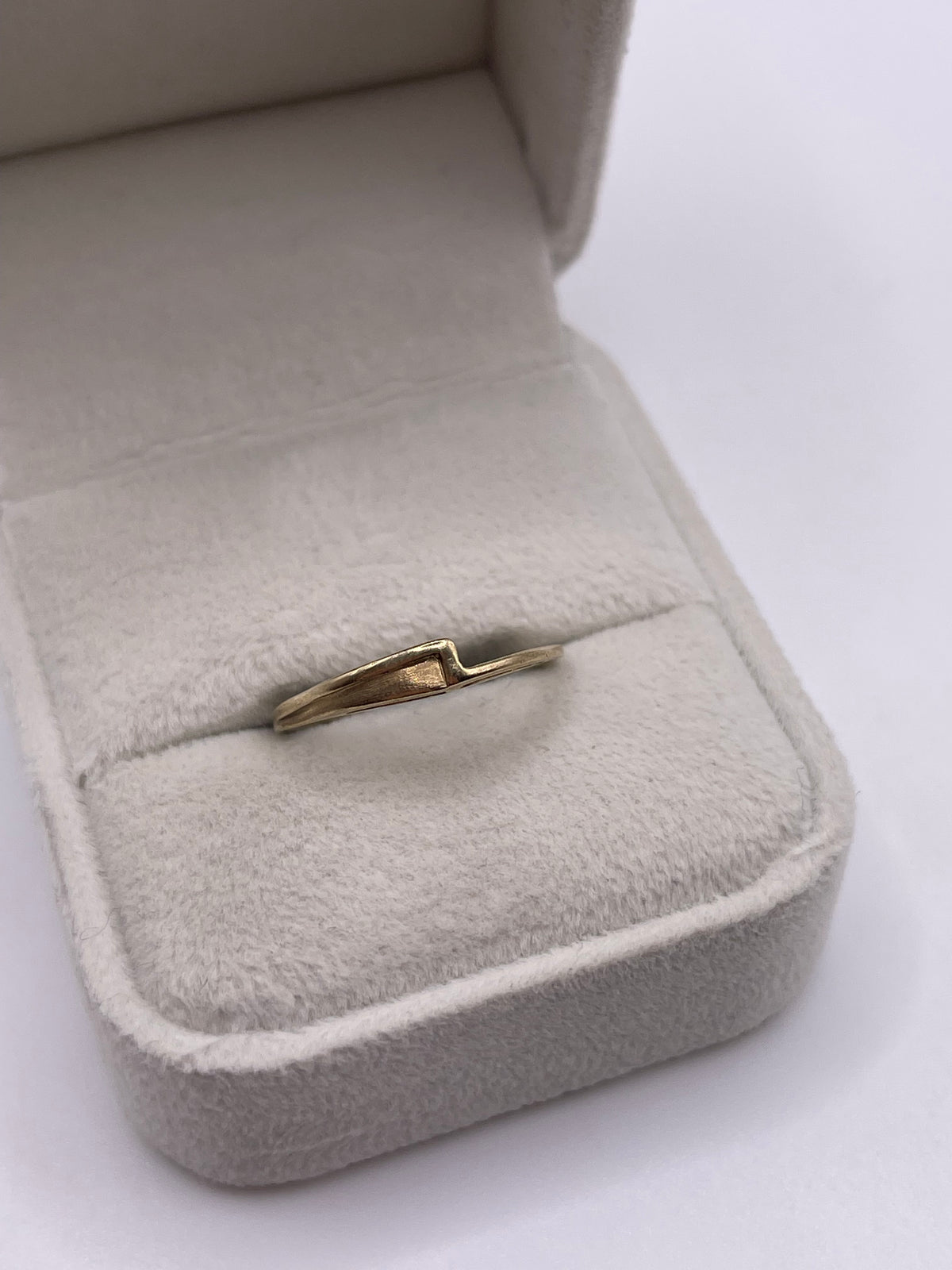 9ct gold ring