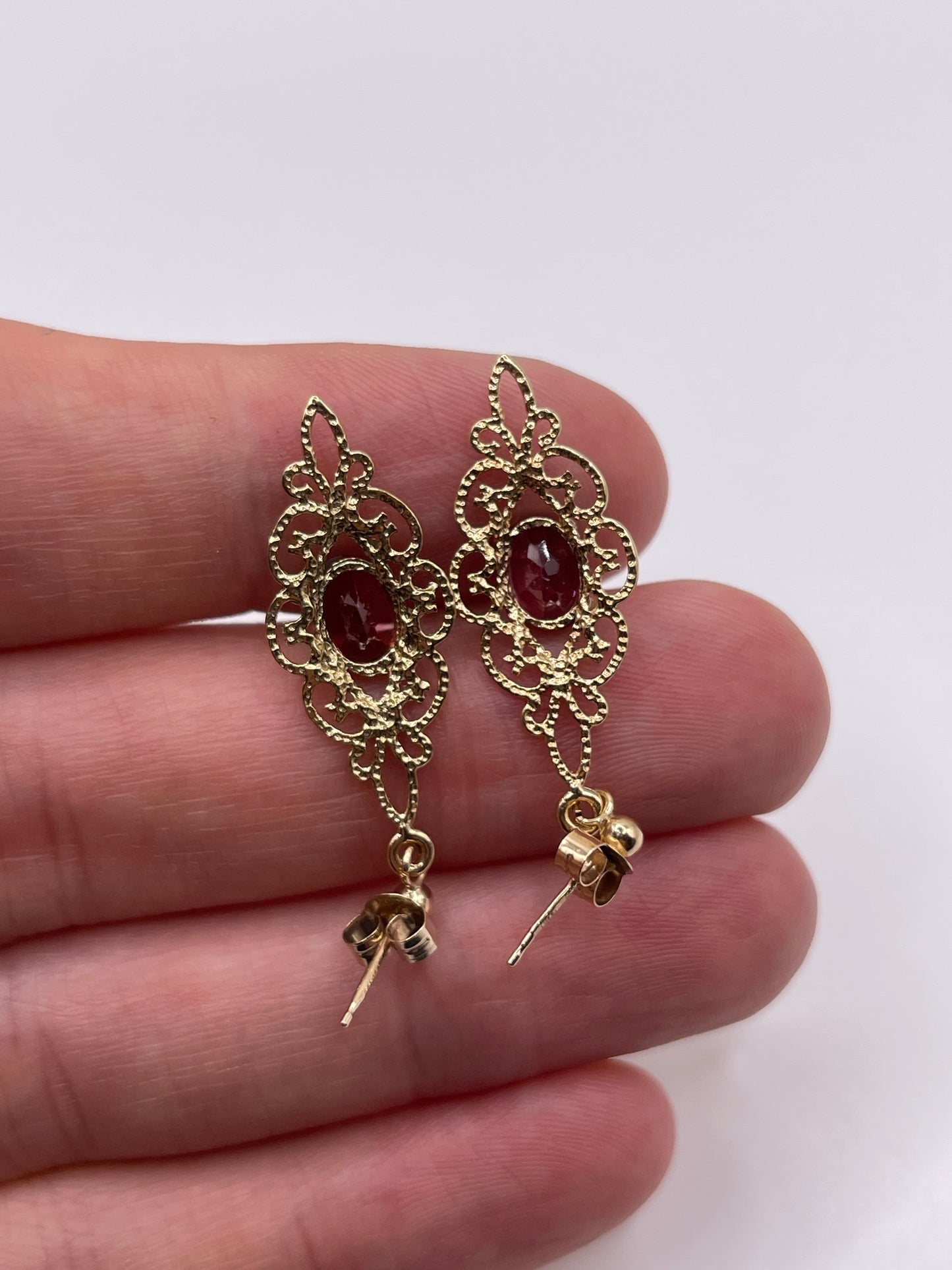 9ct gold garnet earrings