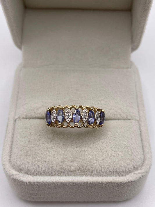 9ct gold tanzanite and diamond ring