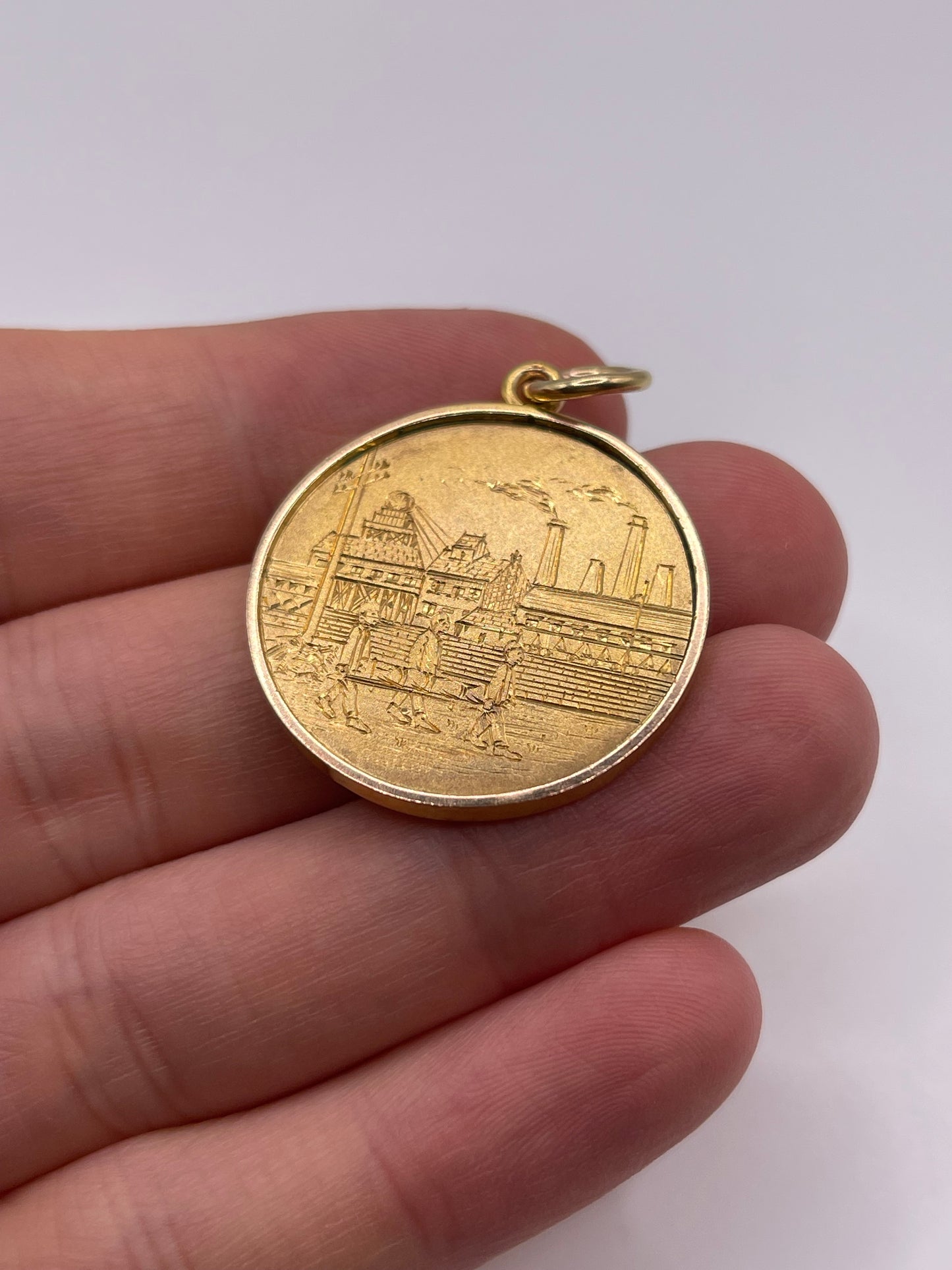 9ct gold fob pendant