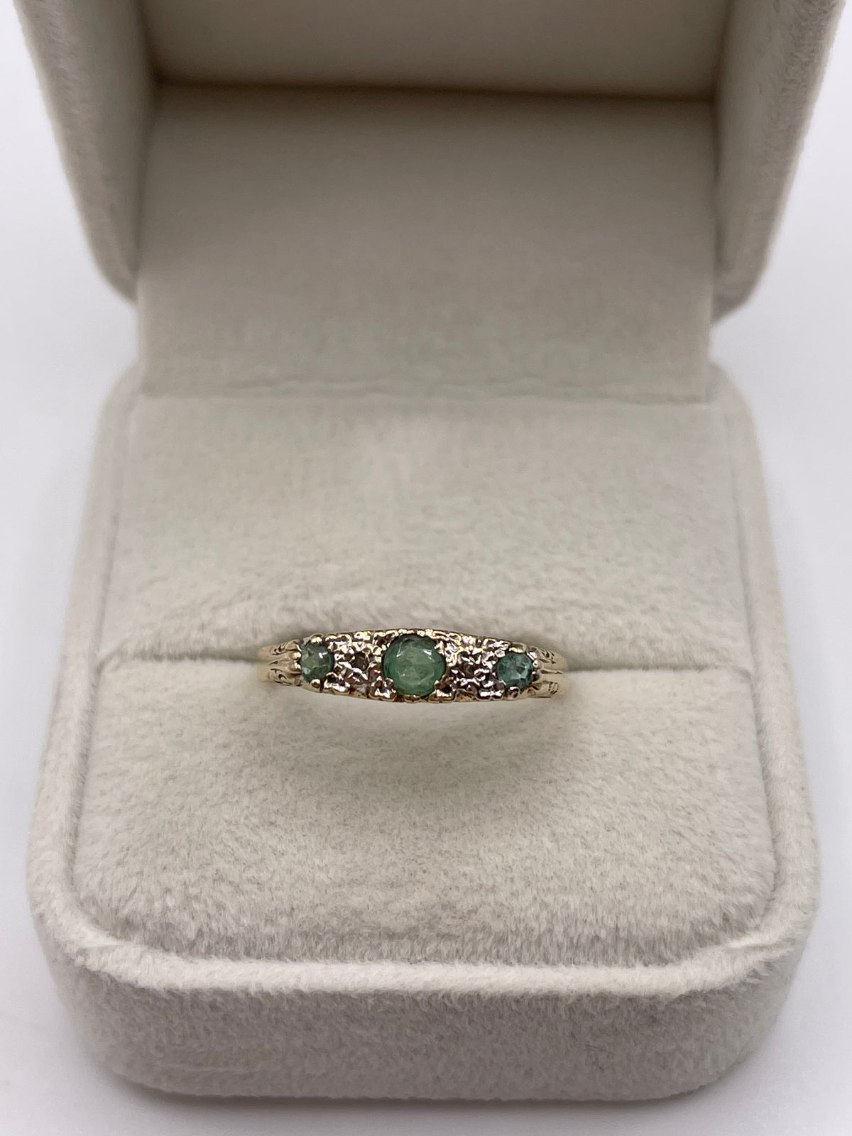 9ct gold emerald and diamond ring