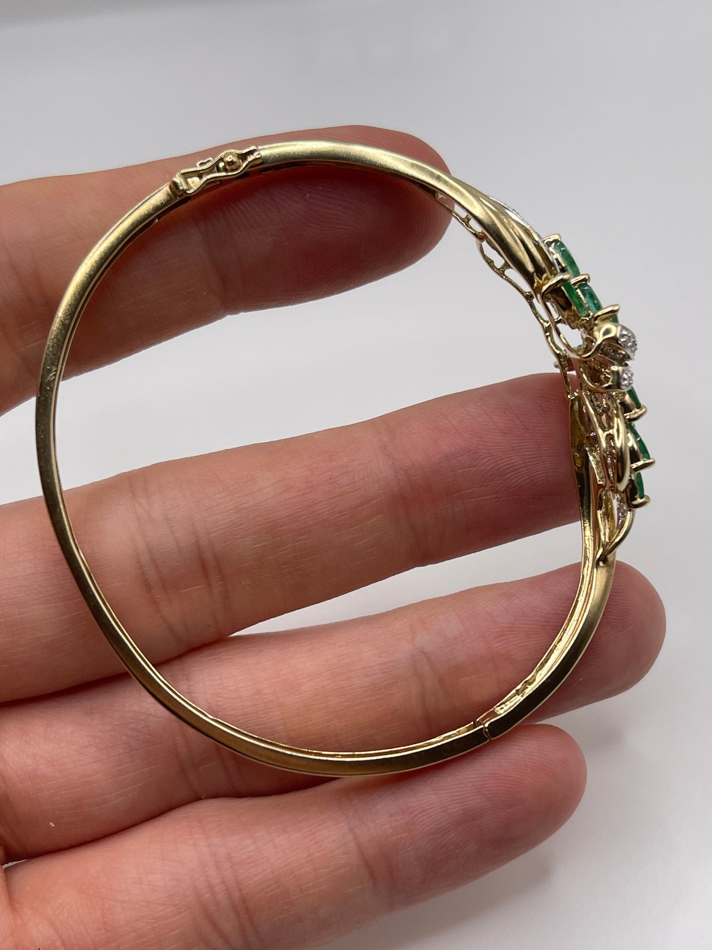 9ct gold emerald and diamond bangle