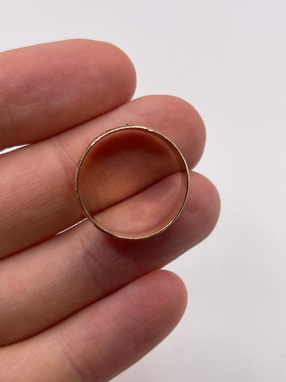 9ct gold patterned band