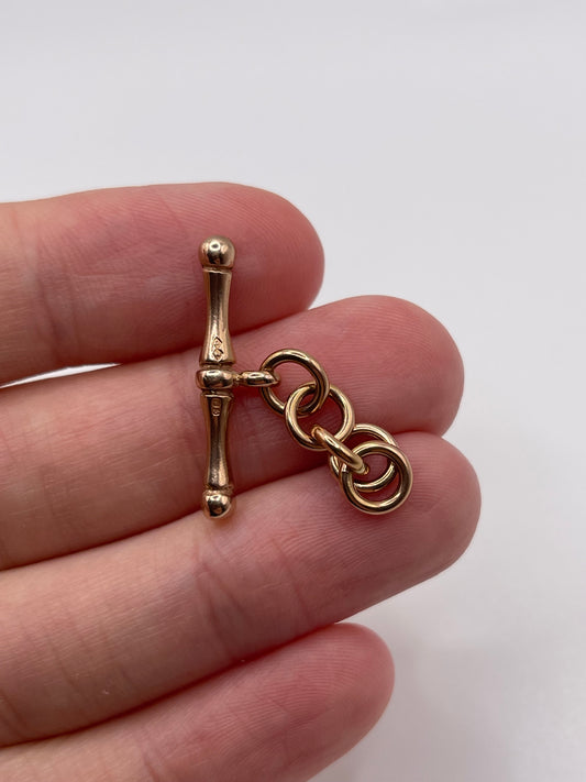 9ct rose gold T bar pendant