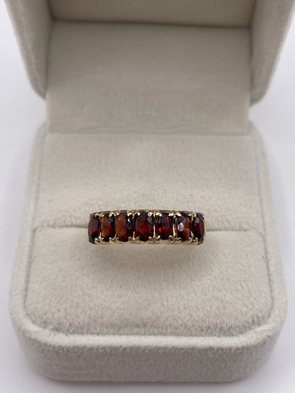 9ct gold garnet ring