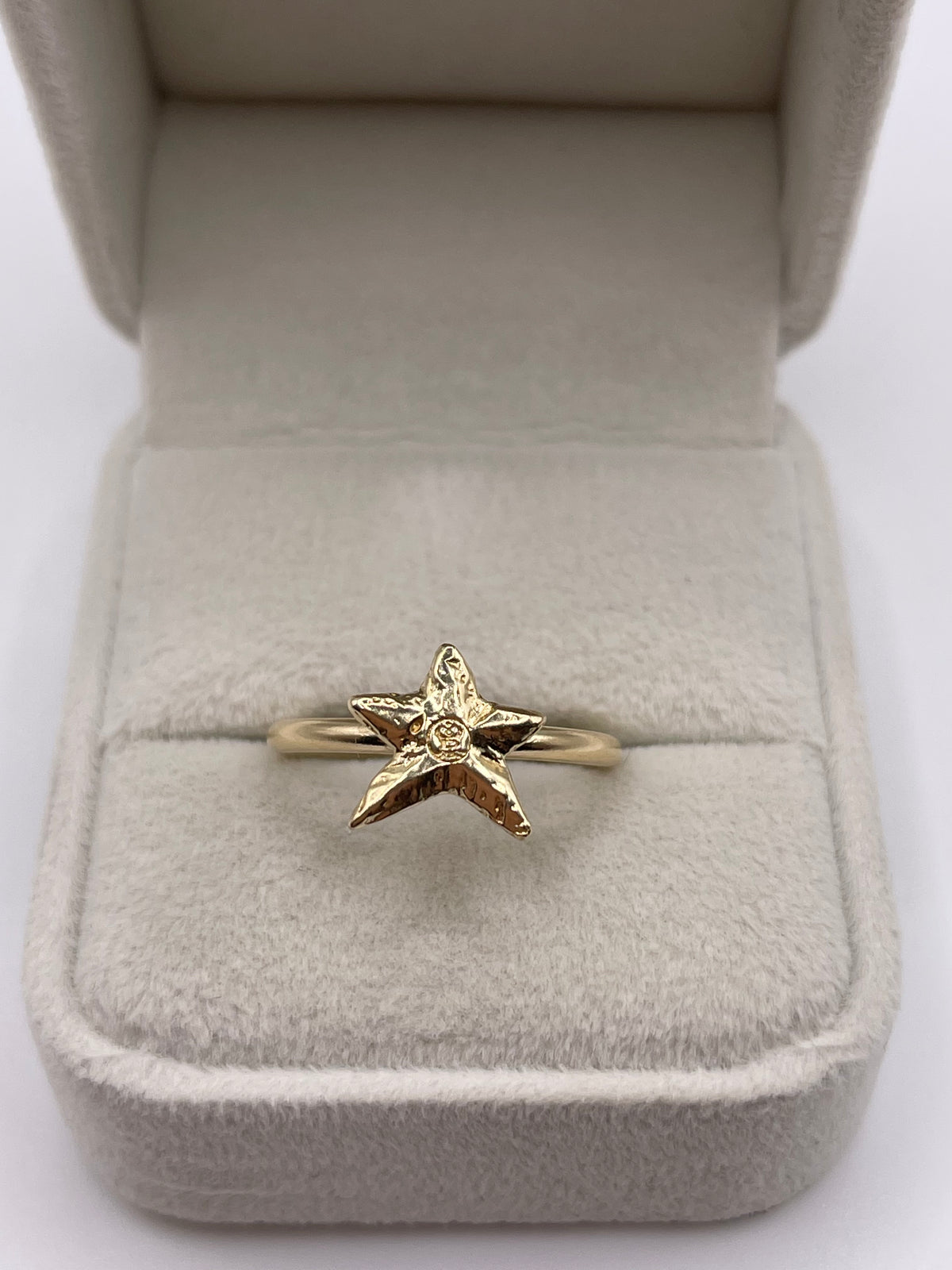 9ct gold starfish ring