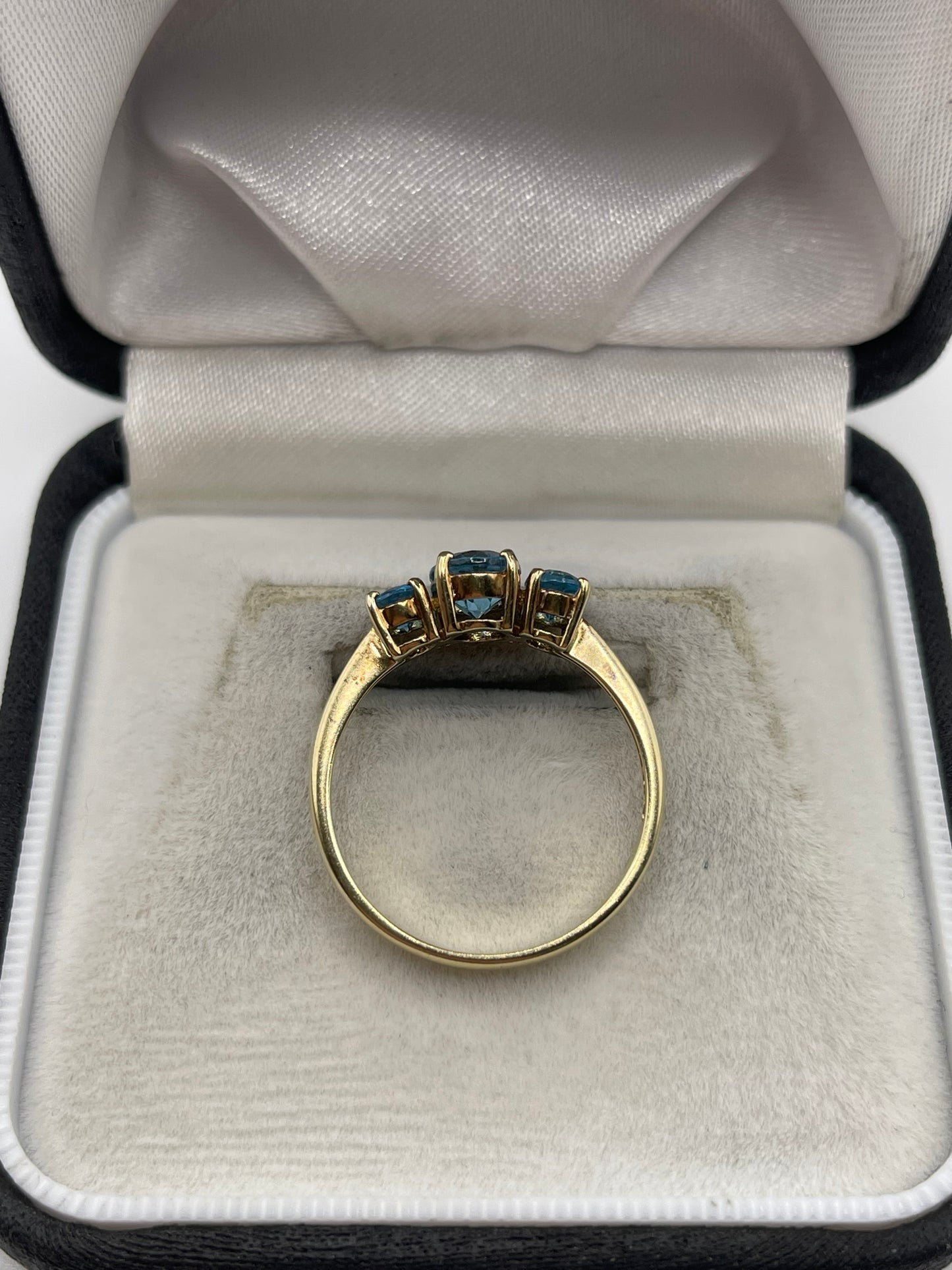 9ct gold blue topaz ring