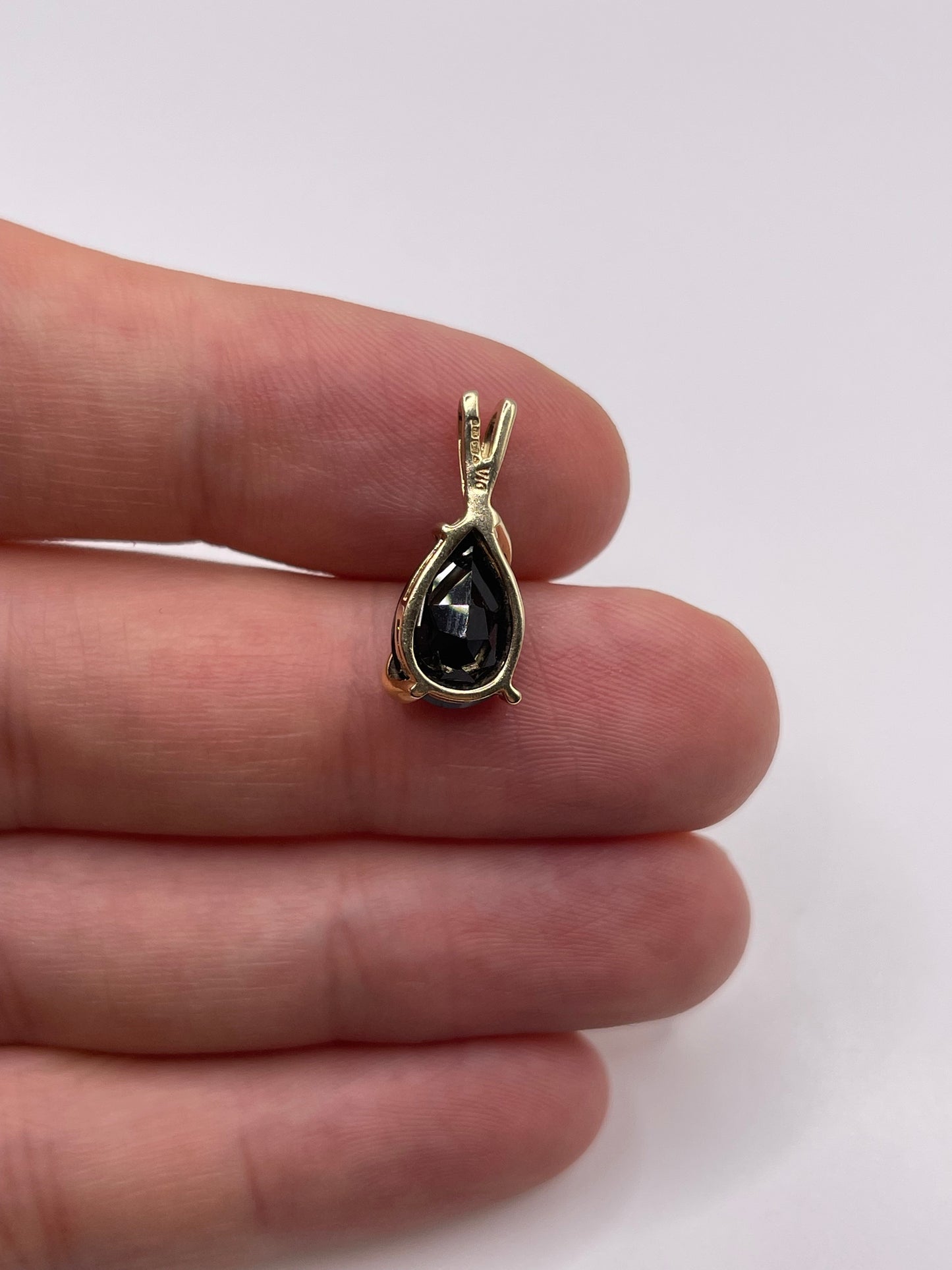 9ct gold sapphire and diamond pendant