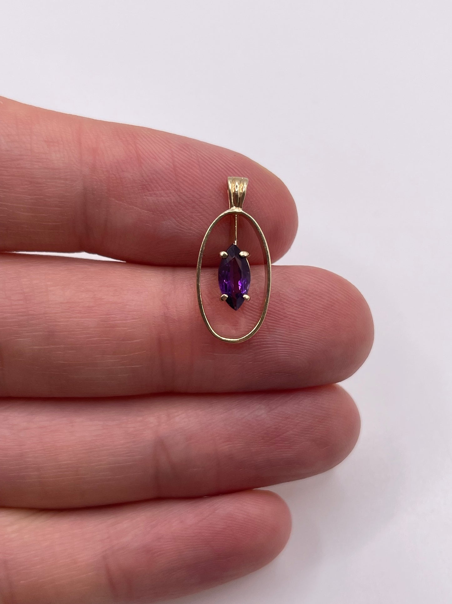 9ct gold amethyst pendant