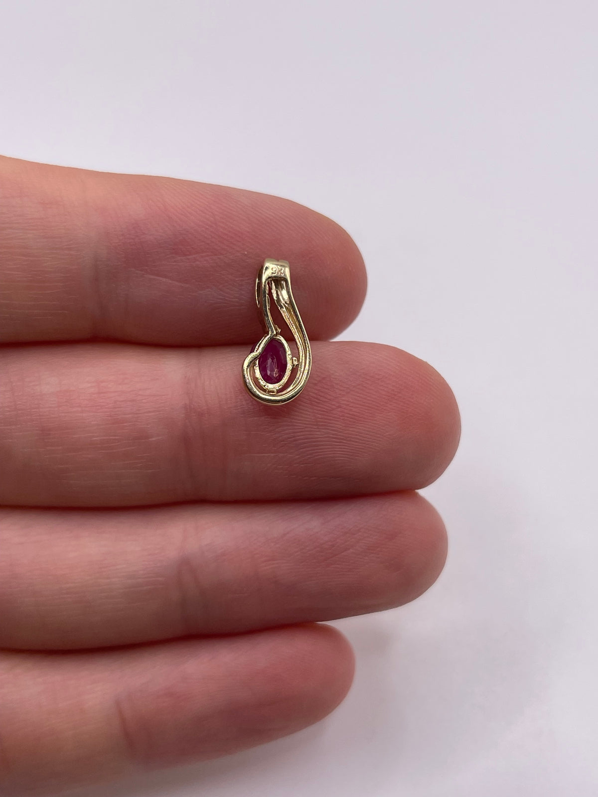 9ct gold ruby and diamond pendant