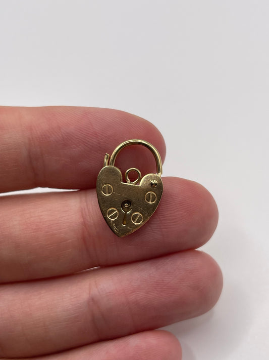 9ct gold padlock 41