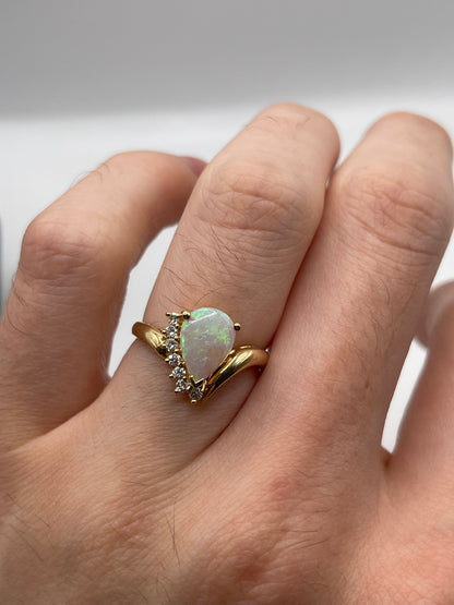 14ct gold opal and diamond ring