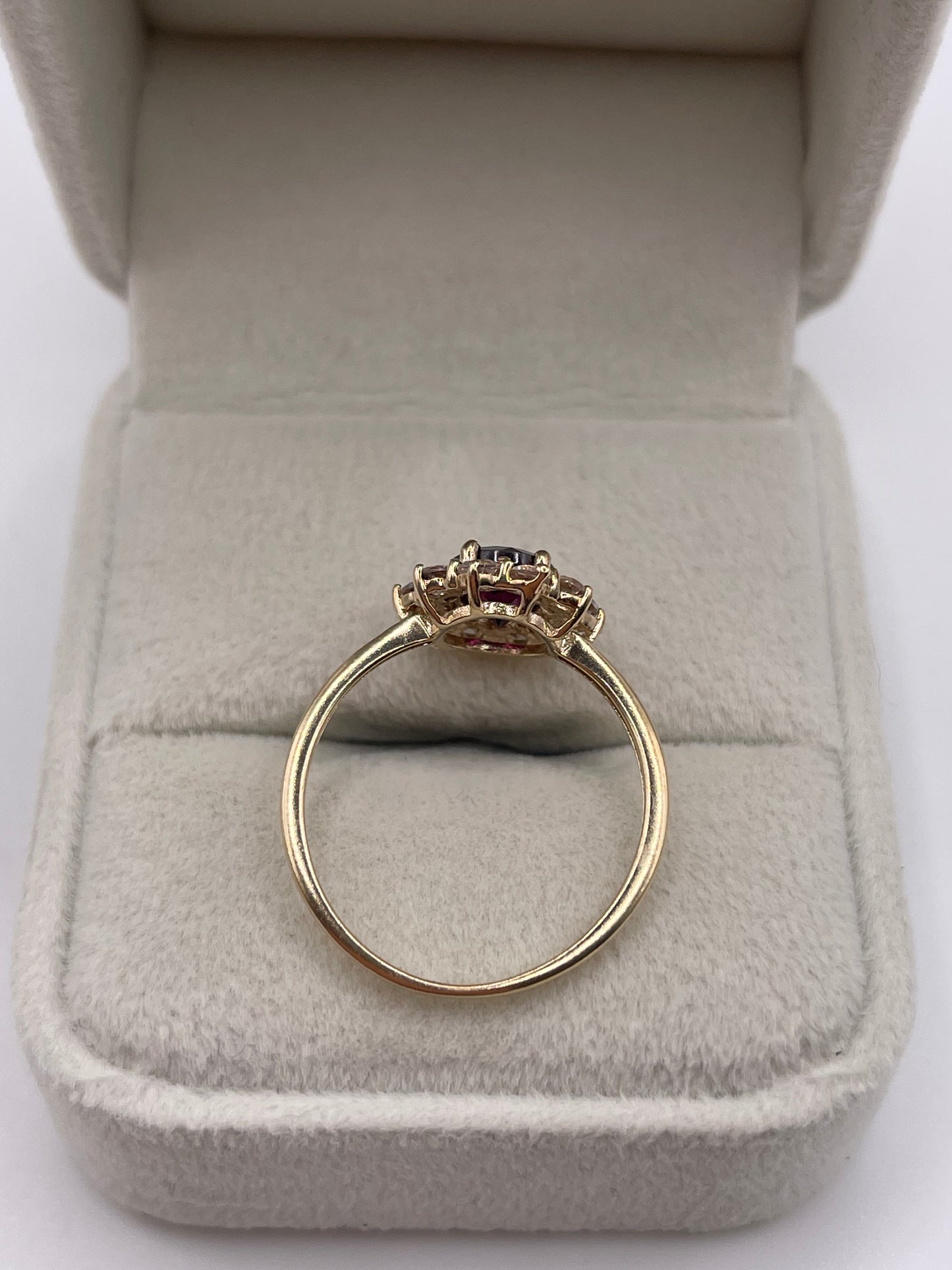 9ct gold garnet and zircon ring