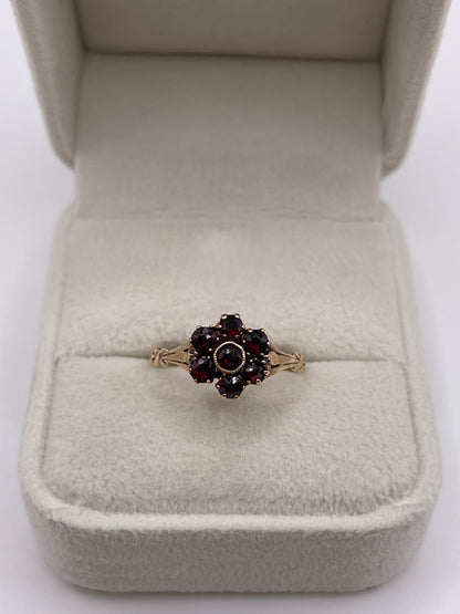 9ct gold garnet cluster ring