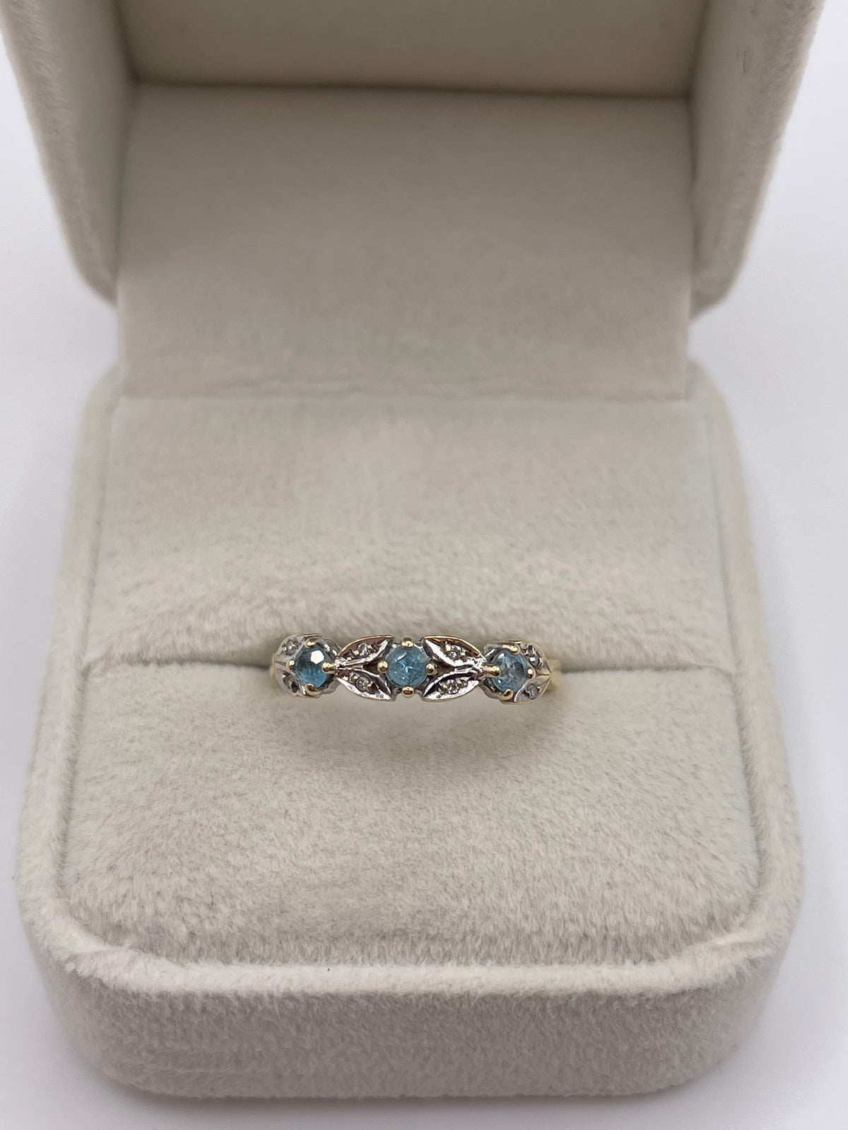 9ct gold topaz and diamond ring