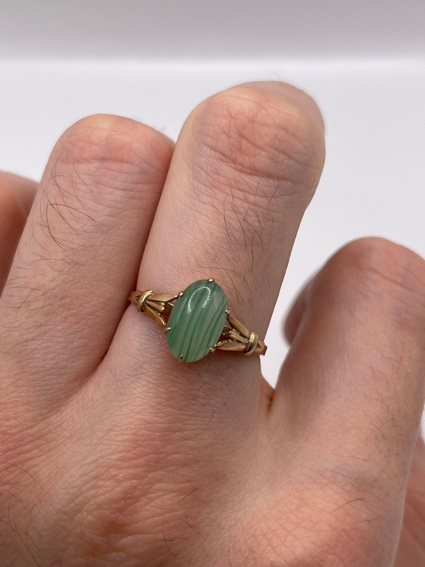 9ct gold agate ring