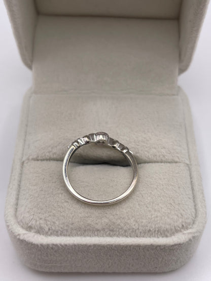 18ct white gold diamond ring