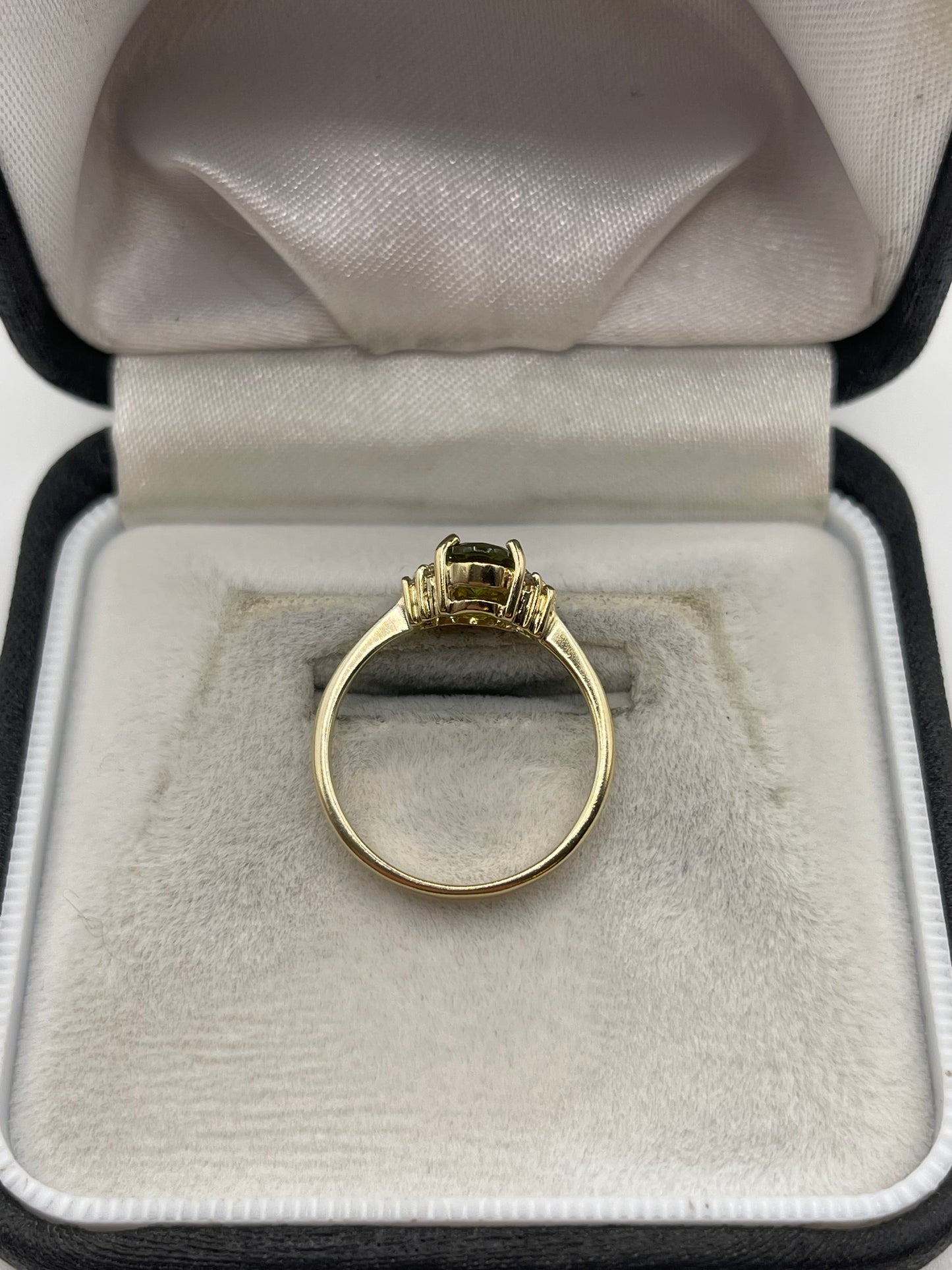9ct gold quartz and diamond ring