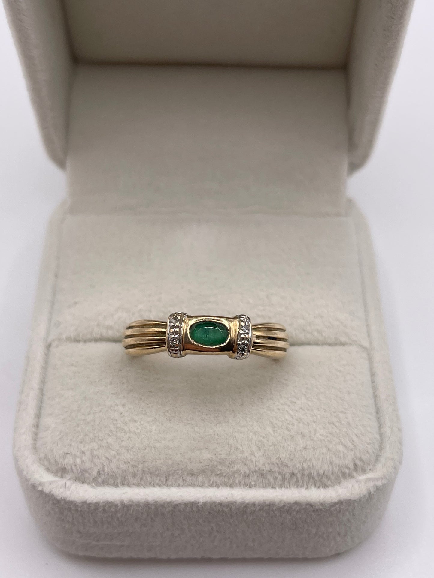 9ct gold emerald and diamond ring