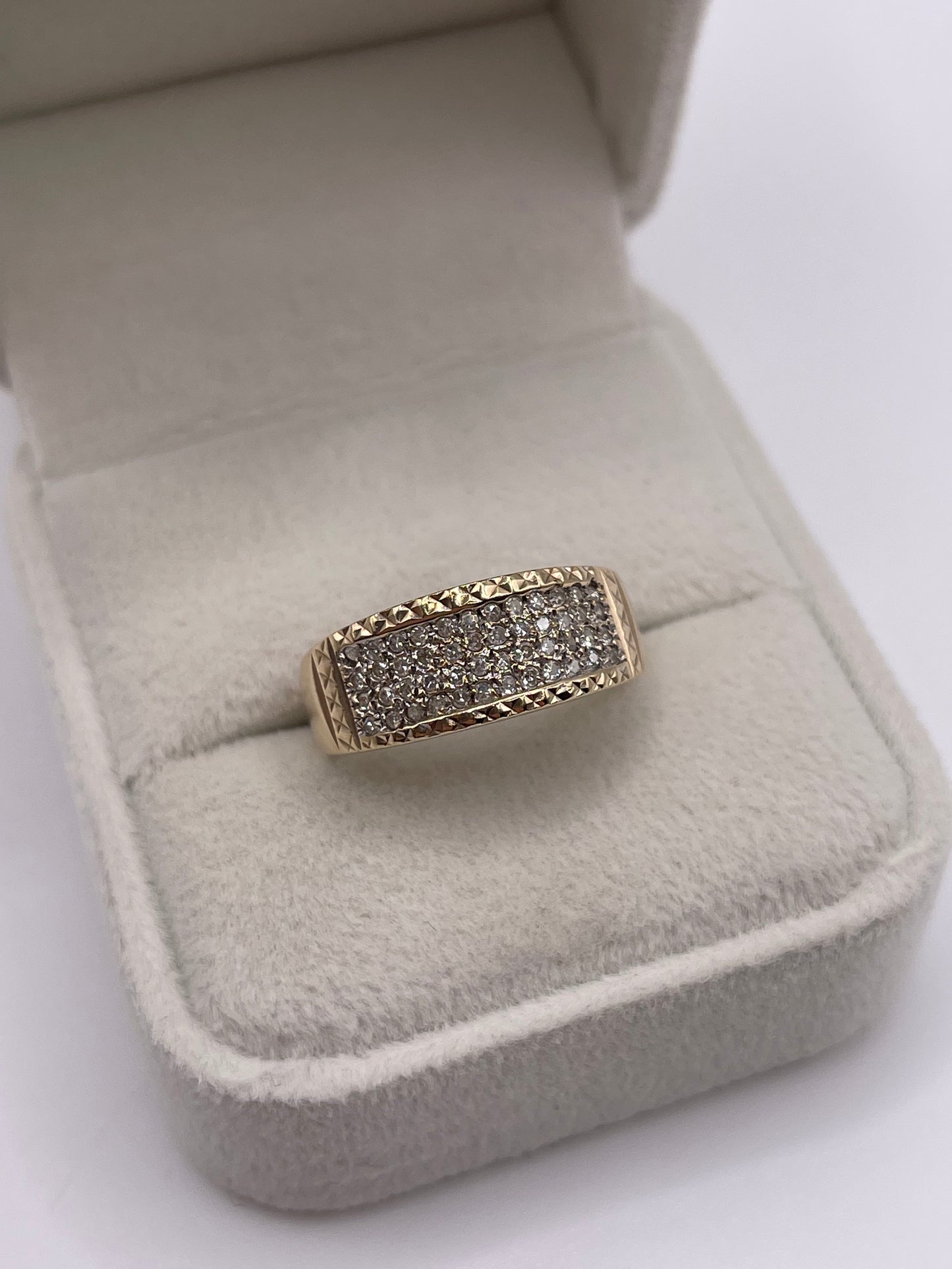 9ct gold diamond cluster ring